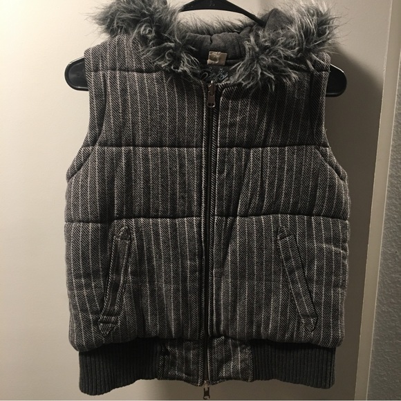 Limelight Gray & White Striped Vest - Picture 1 of 9